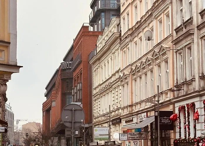 Old Market Półwiejska Poznan